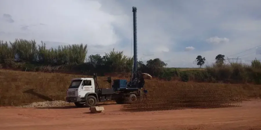 Estacas escavadas em Mogi das Cruzes